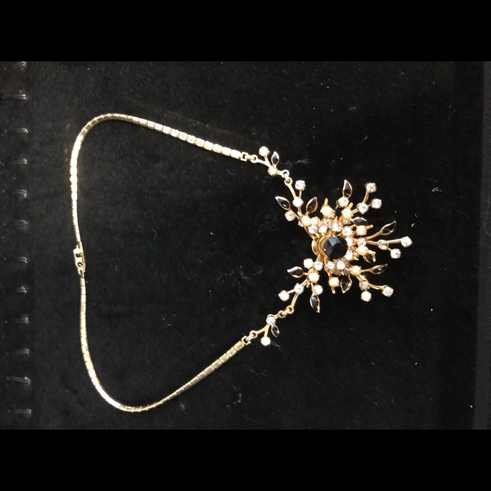 Beautiful fashion necklace